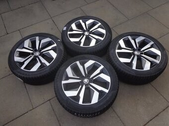 Skoda Elroq -- Skoda Enyaq neue Nokian Winterradsatz 20"