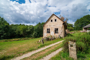 Einfamilienhaus mit großem Grundstück inmitten der Böhmische