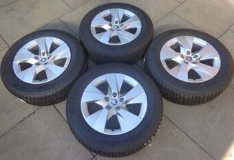 215/65R17 VW Tiguan Skoda Kodiaq Audi Q3 neue Winter