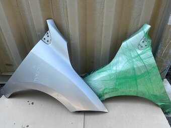 Verkaufe 2x vordere Kotflügel – Renault Megane III (2013) 1.