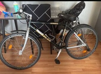 Fahrrad und guess Tasche neu zu verkaufen