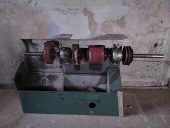 TISCHAusputzmaschine