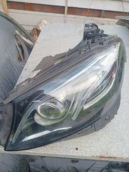 mercedes benz E CLASS přední levé světlo