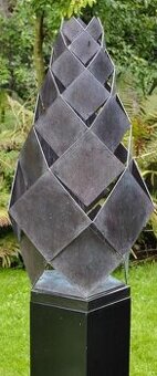 AnzeigeIndustrieskulptur / Moderner Baum – handgefertigt