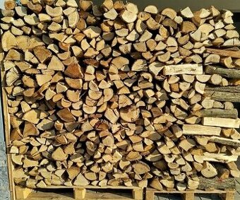Palivové dřevo štípané