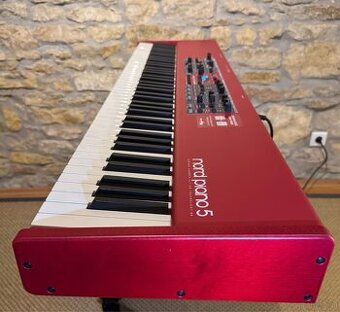 Nord Piano 5 73 inkl Pedal & Stand
