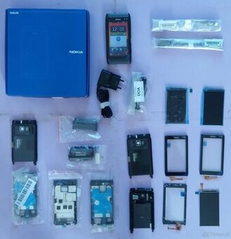 Neues Nokia N8, Komplettpaket + 3 Displays + 3 Gehäuse + all