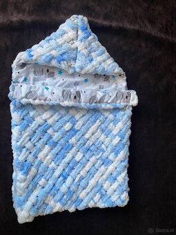 Decke und Wickeltuch aus bauschigem Garn für Babys