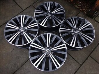 VW Tiguan Brandneue originaler Alufelgensatz 18"