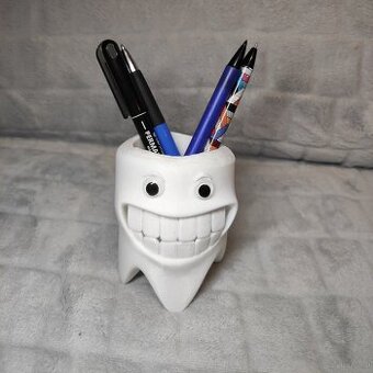 Zahnbürsten- und Hygiene-Ständer