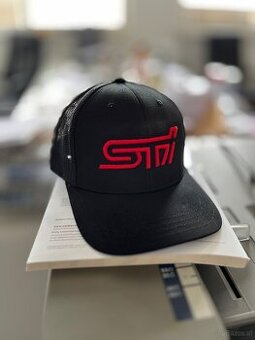 I am selling a black Subaru STi cap with 3D logo Priece 30€