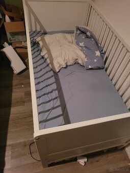 Gitterbett mit matratze und kann dann als bett umbauen