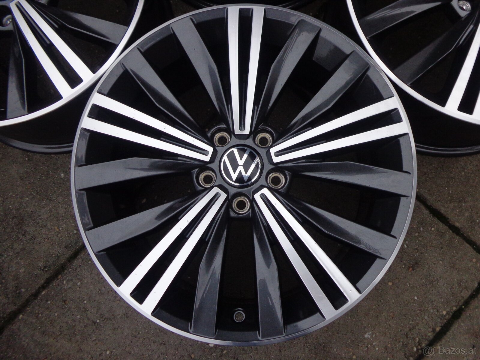 VW Tiguan nagelneue original 18Zoll Alufelgensatz - 2