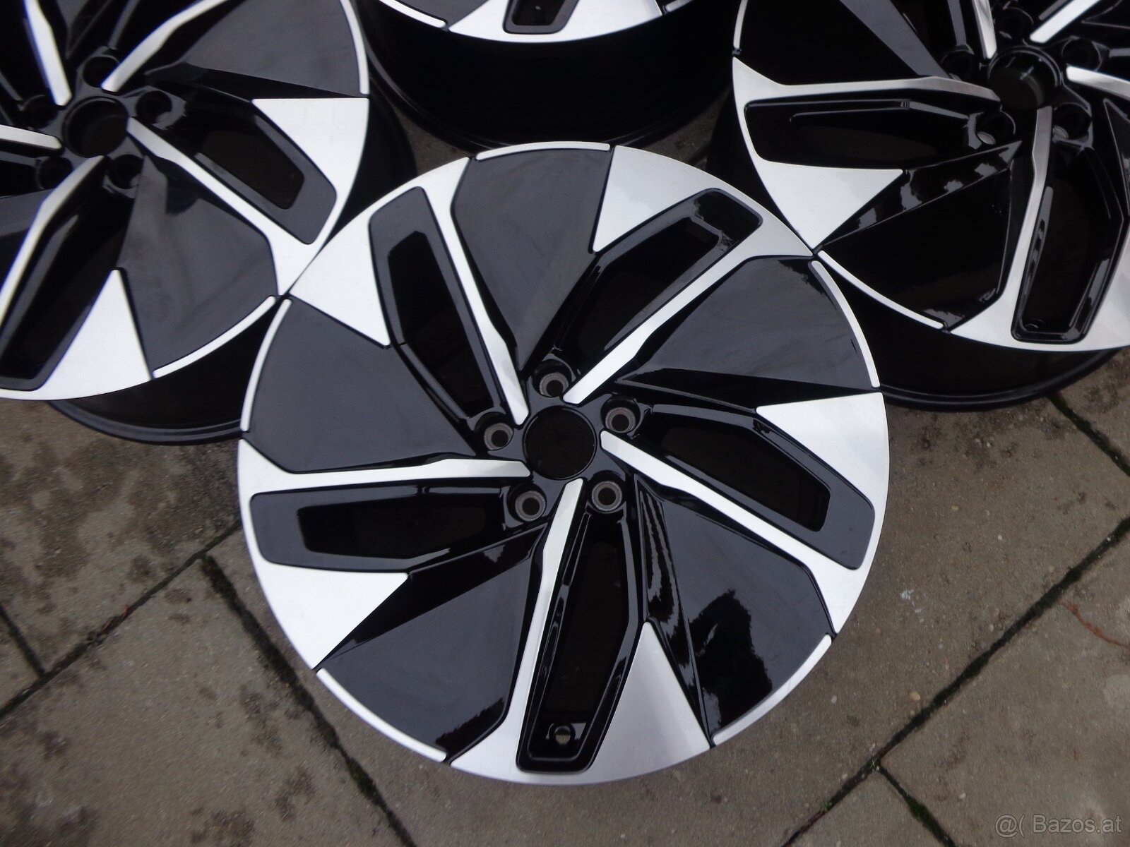 VW iD / Skoda Elroq-Enyaq / Audi Q4 E-Tron / Cupra Born R19 - 2