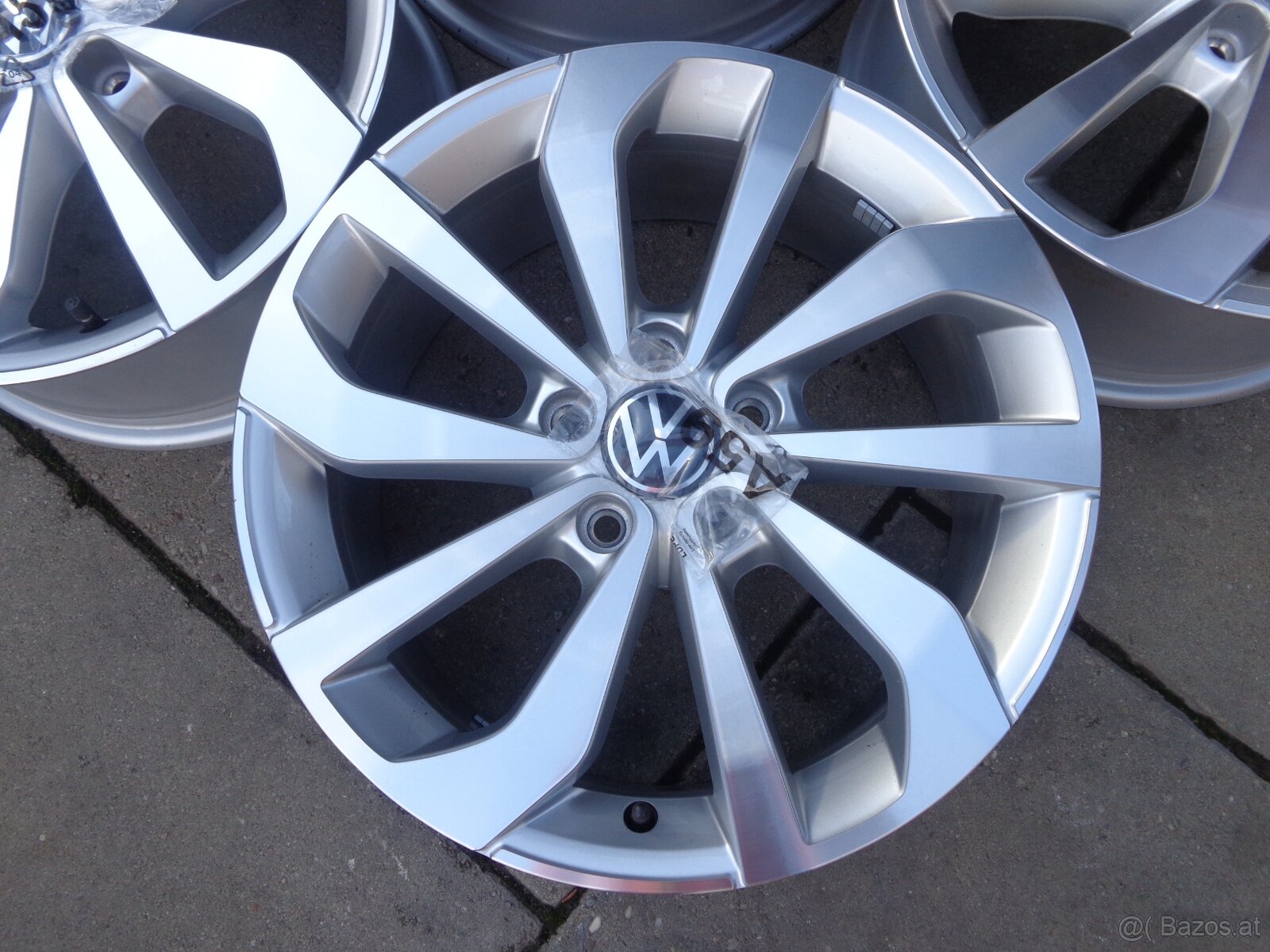 VW T-Roc Passat new original Alufelgensatz 17Zoll - 2