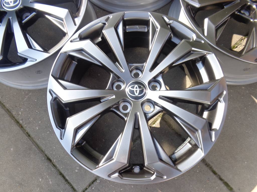 Toyota Rav4 Hybrid / Toyota Yaris 2026+ neue demo Alufelgen - 2