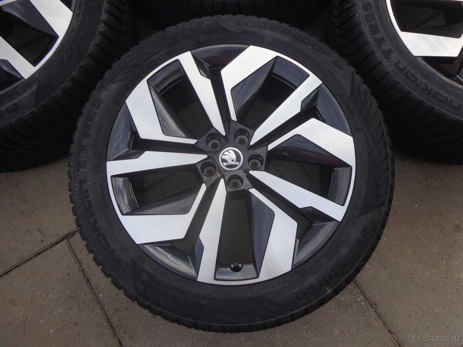 Skoda Elroq -- Skoda Enyaq neue Nokian Winterradsatz 20" - 2