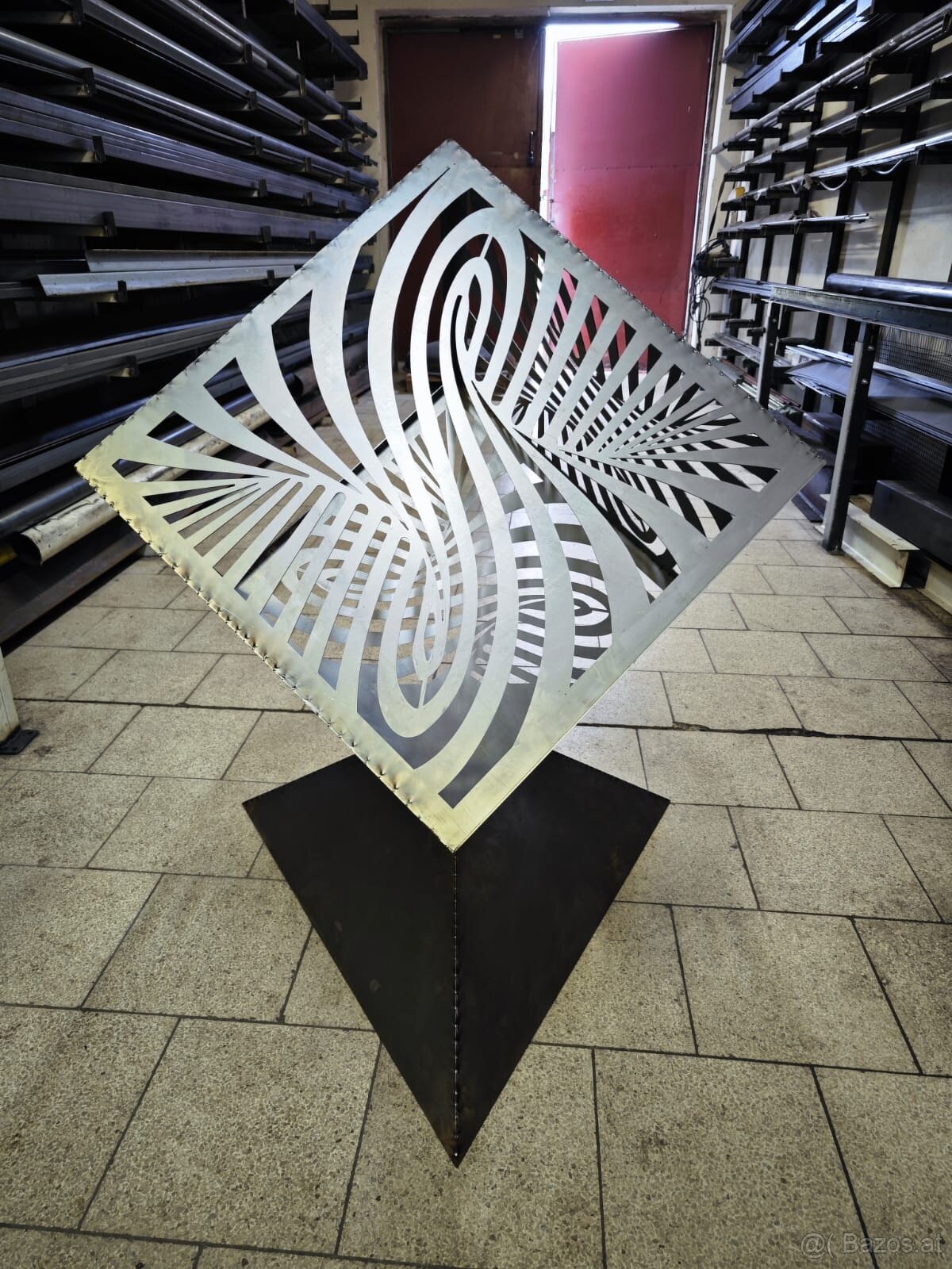 Gartendekoration – Metallwürfel 60 cm, Höhe 120 cm (23 kg) - 2