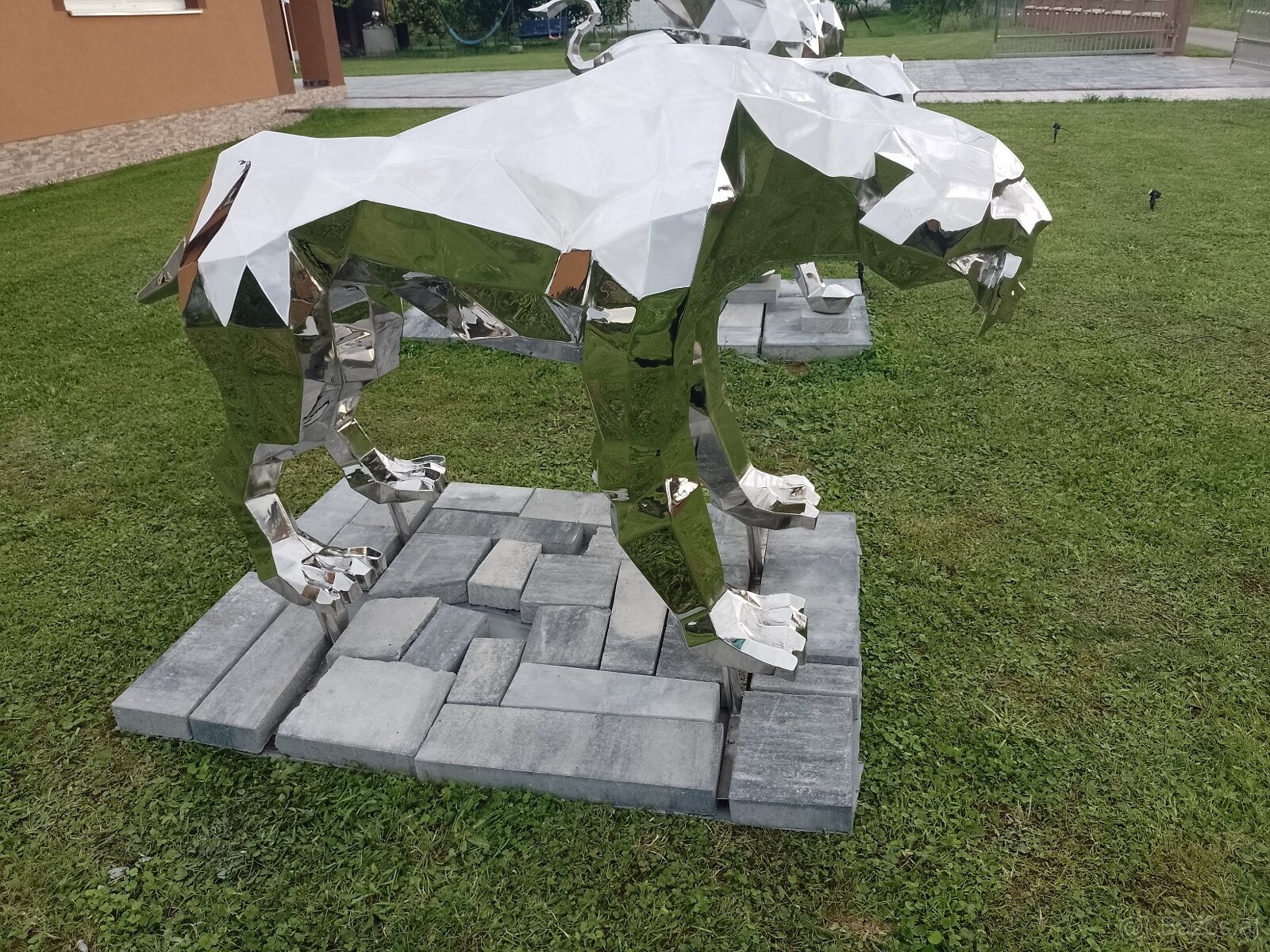 Lebensgroße Edelstahlskulptur - 2