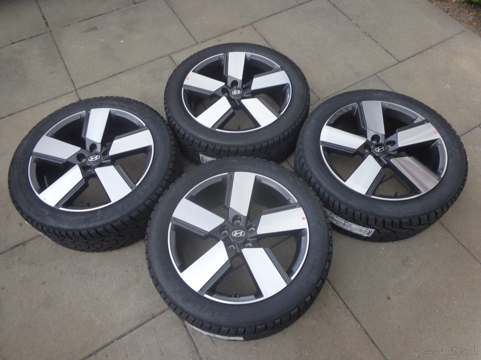 new Hyundai Santa Fe 2024+ neue Winterradsatz 255/45R20 - 2