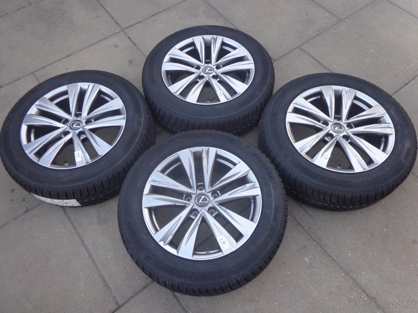 Lexus LBX / Toyota CH-R 2023- neue Winterradsatz 215/60R17 - 2