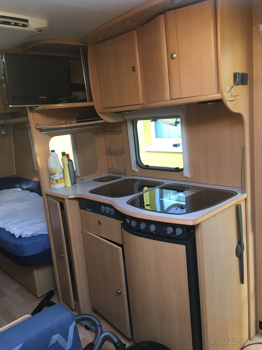 Wohnwagen mit Vorzelt und Fix Platz - 2