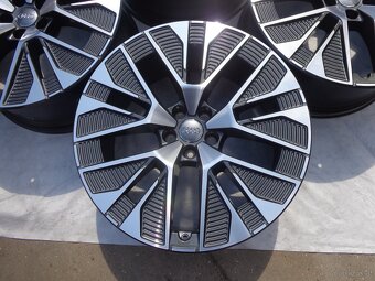 Audi Q8 E-tron neue 21Zoll Alufelgen Front poliert - 2