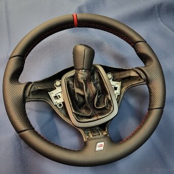 Professionelle Lenkrad-Neubezüge – Leder, Alcantara & mehr - 2