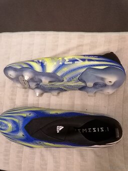 Adidas Fußballschuhe, neu. - 2