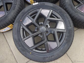 BYD Atto3 neue original Winterradsatz 235/50R18 inkl. RDKS - 2