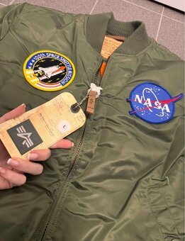 Komplett neue Alpha Industries Boomberjacke - 2