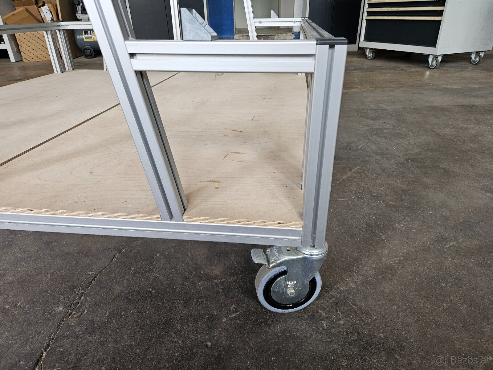 Mobiler Rollenwagen / Abrollwagen für Gewebe, Folie und Stof - 3