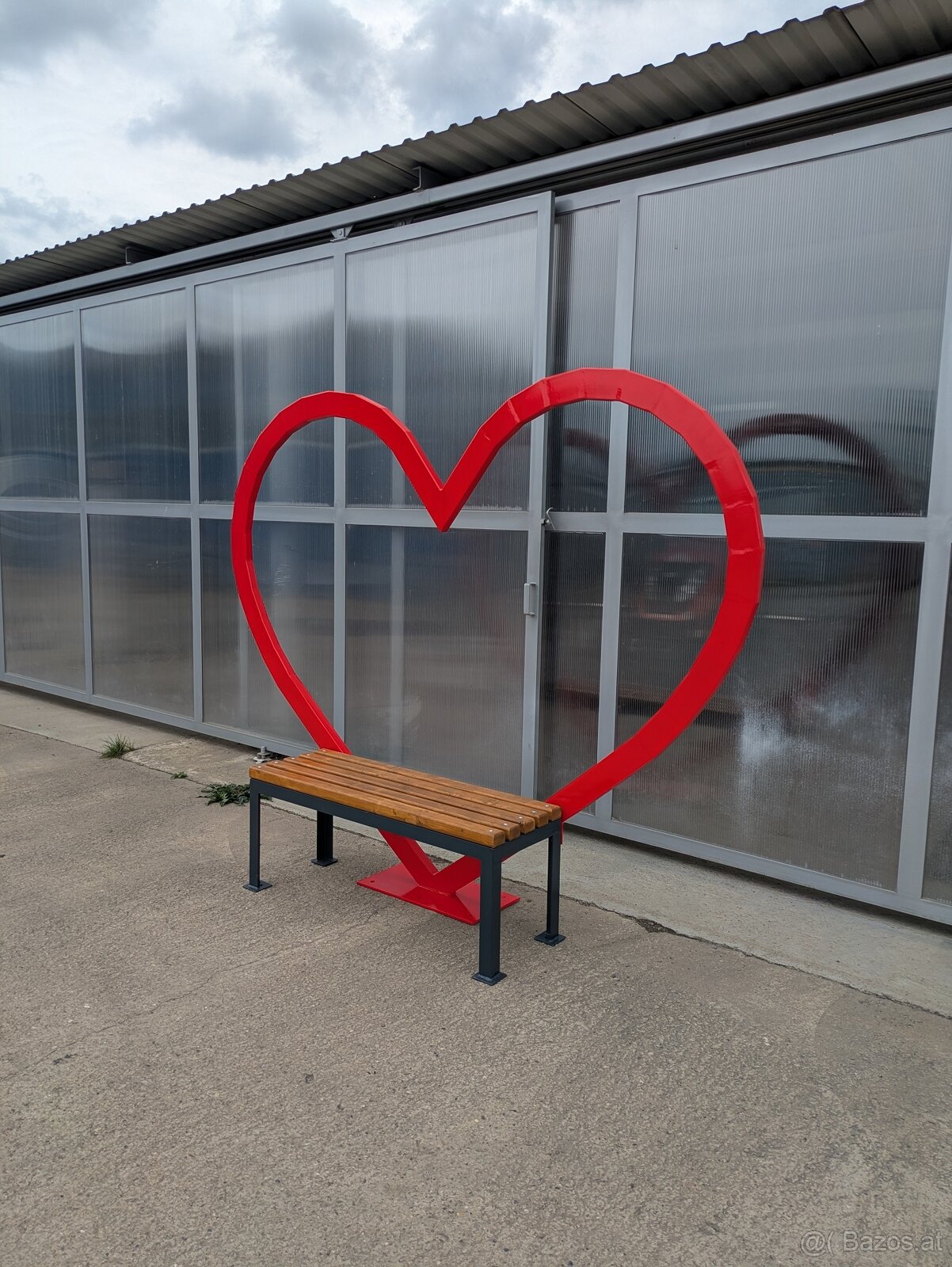 ❤️ Metallherz mit Sitzbank – Fotopoint / Dekoration – JKL - 3