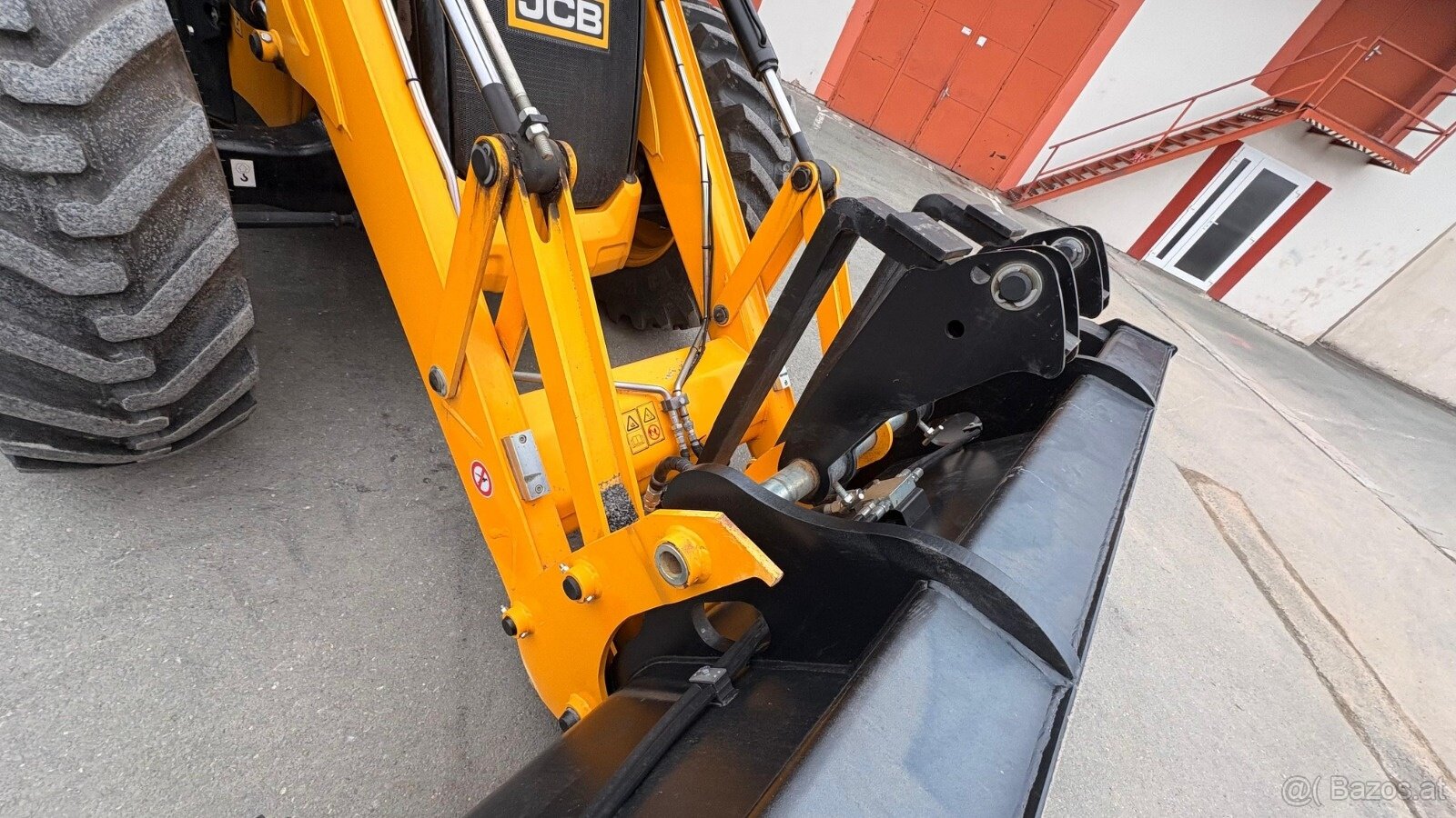 JCB 4CX PRO - 3