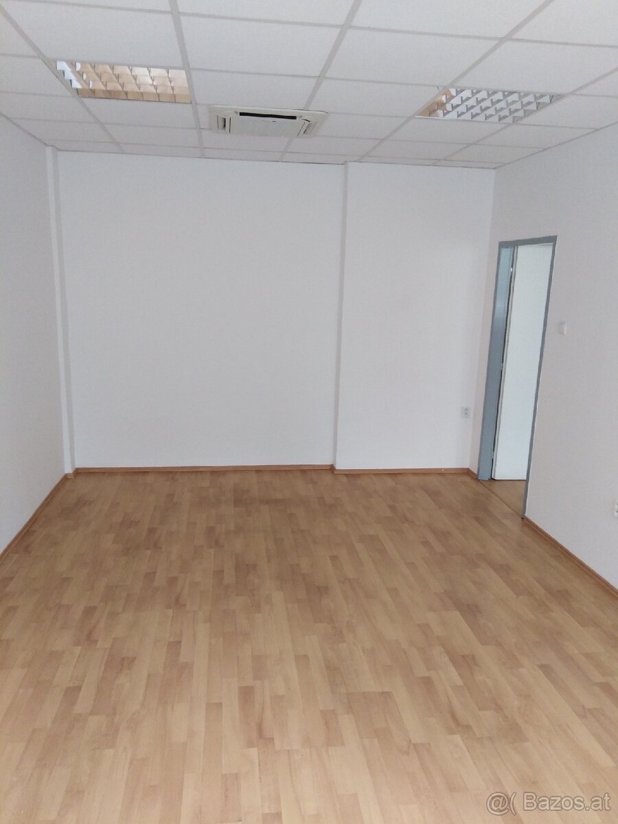 Gebäude mit Mietern in Bratislava, Slowakei - 3