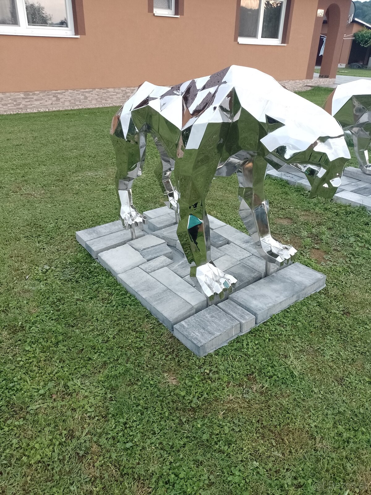 Lebensgroße Edelstahlskulptur - 3