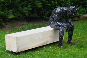 Sitzender Mann - 3