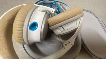 Bose Headphones - 3