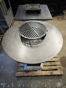 Partygrill / Gartenfeuerstelle mit Grillplatte Ø 920 mm - 3