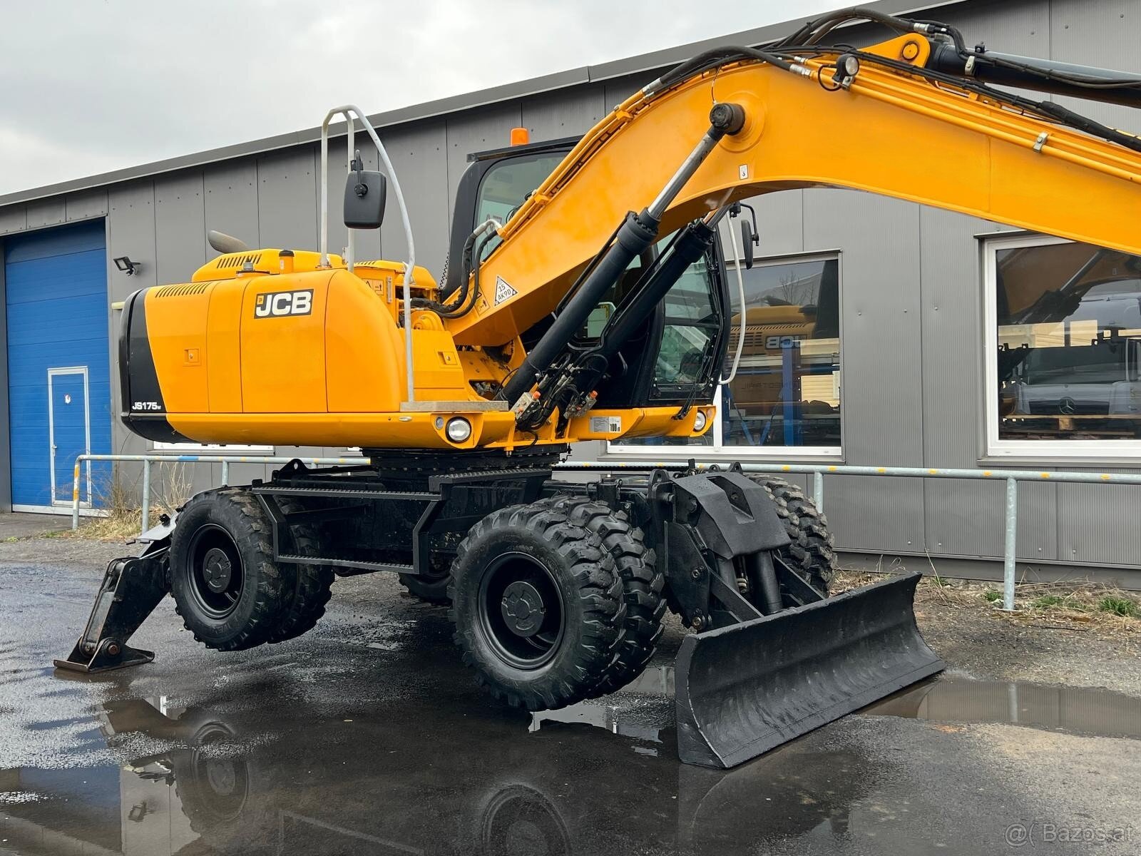 Ich verkaufe JCB JS 175 W. - 4