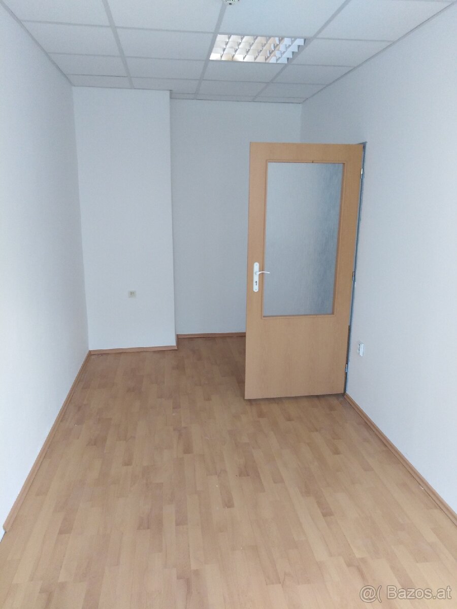 Gebäude mit Mietern in Bratislava, Slowakei - 4