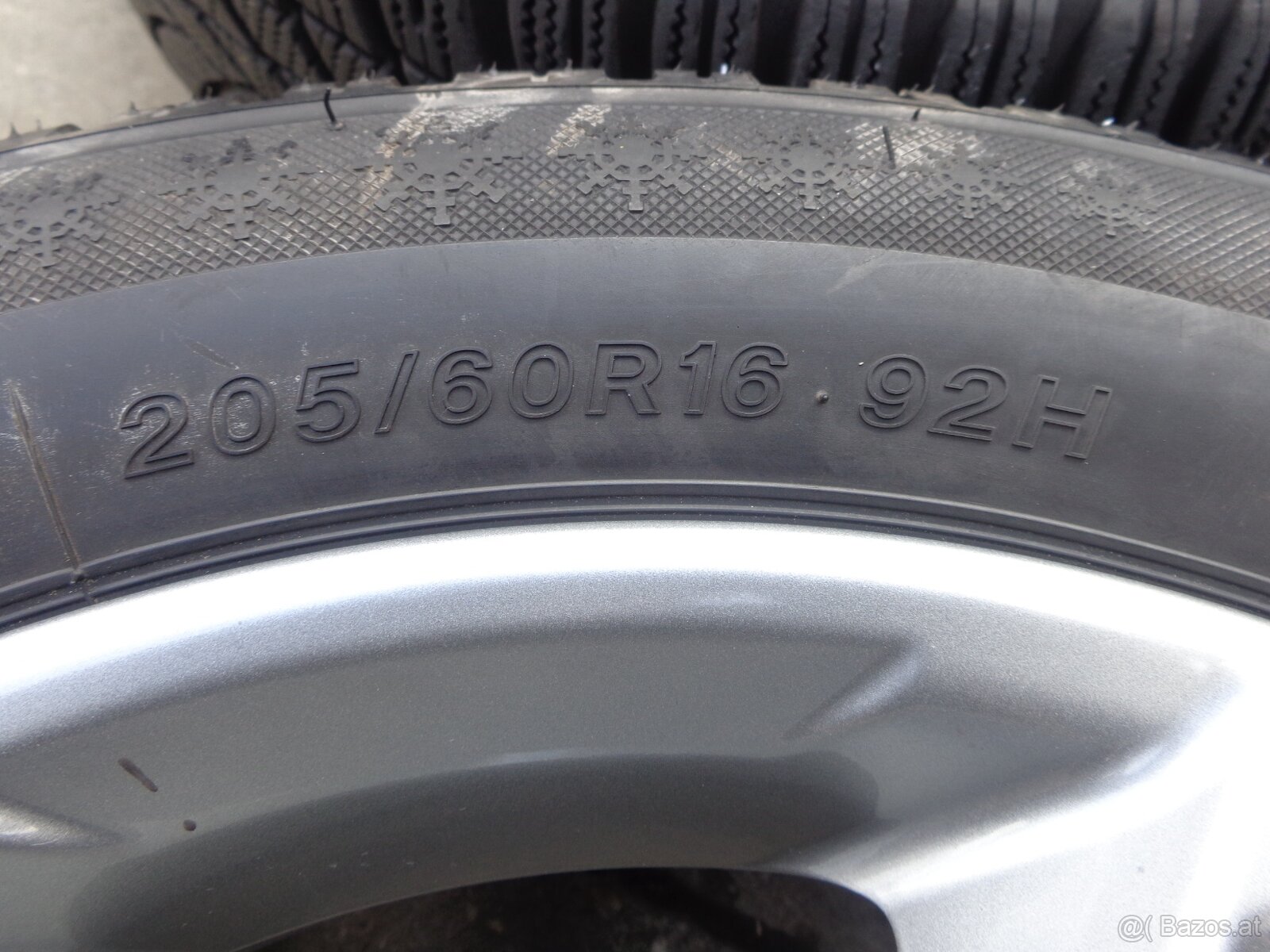 Hyundai Kona original Winterradsatz 205/60R16 - 4