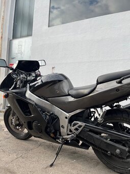 Kawasaki ninja zx6r - 4