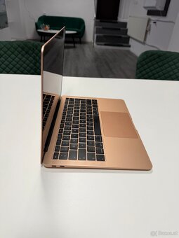 MacBook Air 13 2019 GOLD - 4