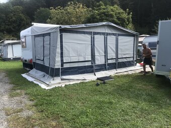 Wohnwagen mit Vorzelt und Fix Platz - 4