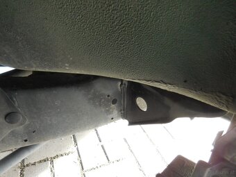 Nissan Navara 2,5 TDi 76kw original lack,ohne rost - 4