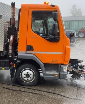 DAF LF 210 FA Kehrmaschine - 4