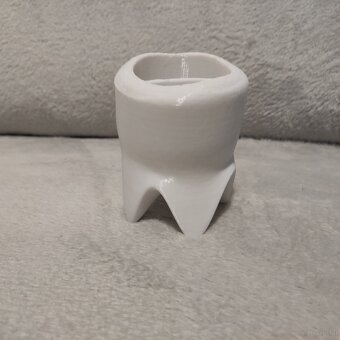 Zahnbürsten- und Hygiene-Ständer - 4