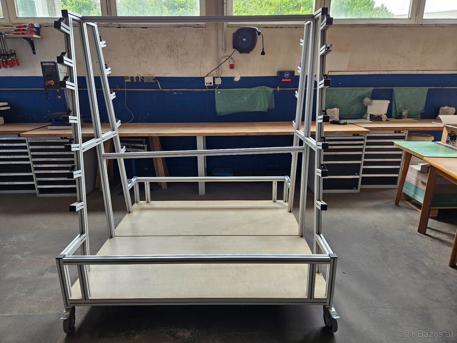 Mobiler Rollenwagen / Abrollwagen für Gewebe, Folie und Stof - 5