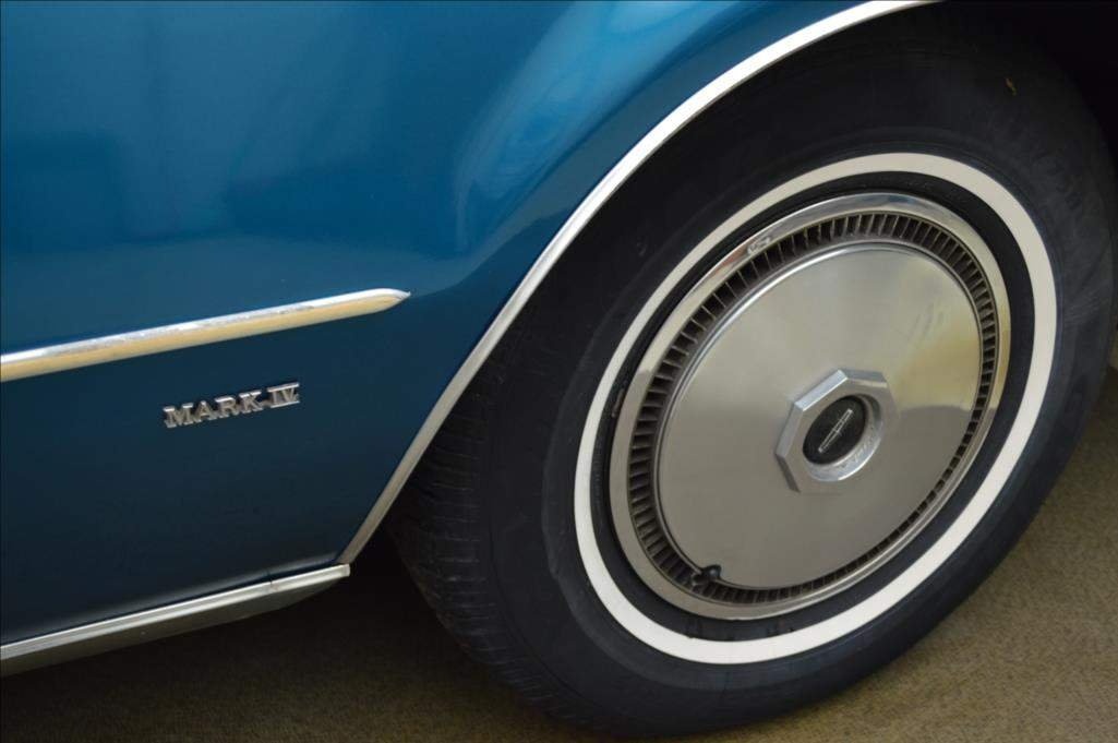 Lincoln Continental Mark IV. 7,5 V8 (158 kW) 1974 - 5